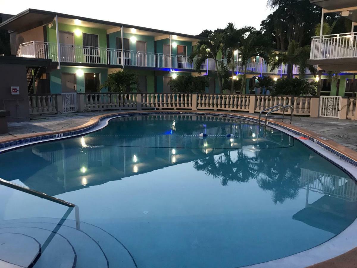 Tropical Inn & Suites, Downtown Clearwater Dış mekan fotoğraf